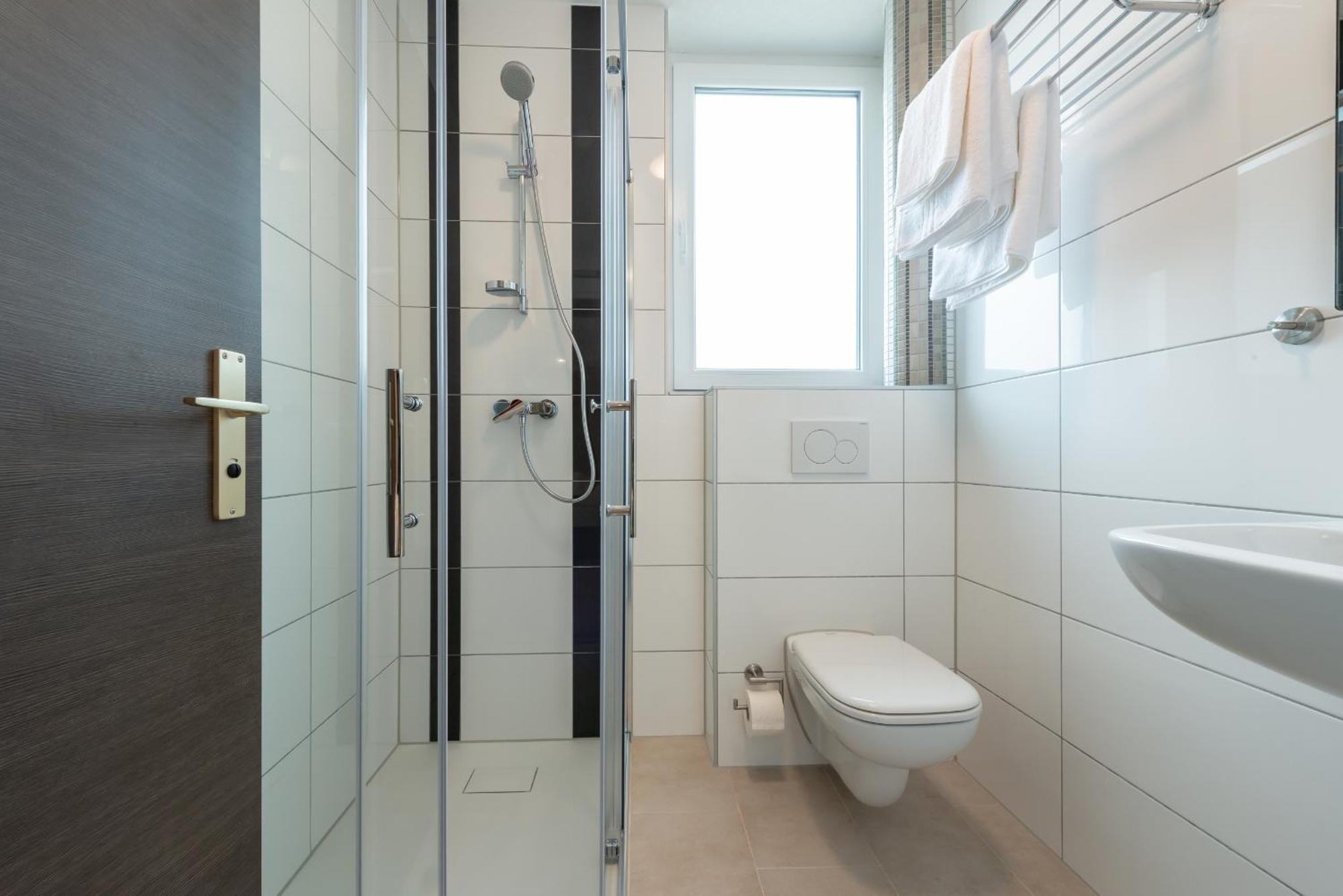 Hotel In Laisen Ройтлинген Номер фото